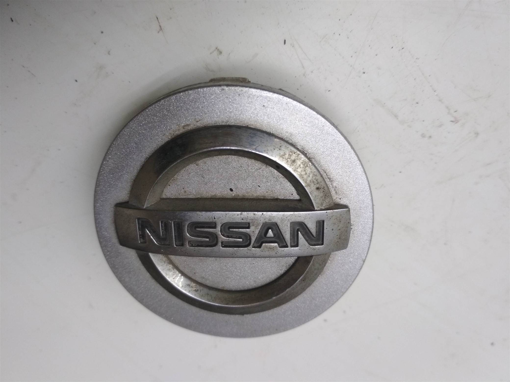 Колпаки на альмеру. Nissan Almera g15 колпаки. Колпак диска Альмера g15. Колпак литого колеса Nissan Almera. Колпаки на диски Ниссан Альмера 2013.