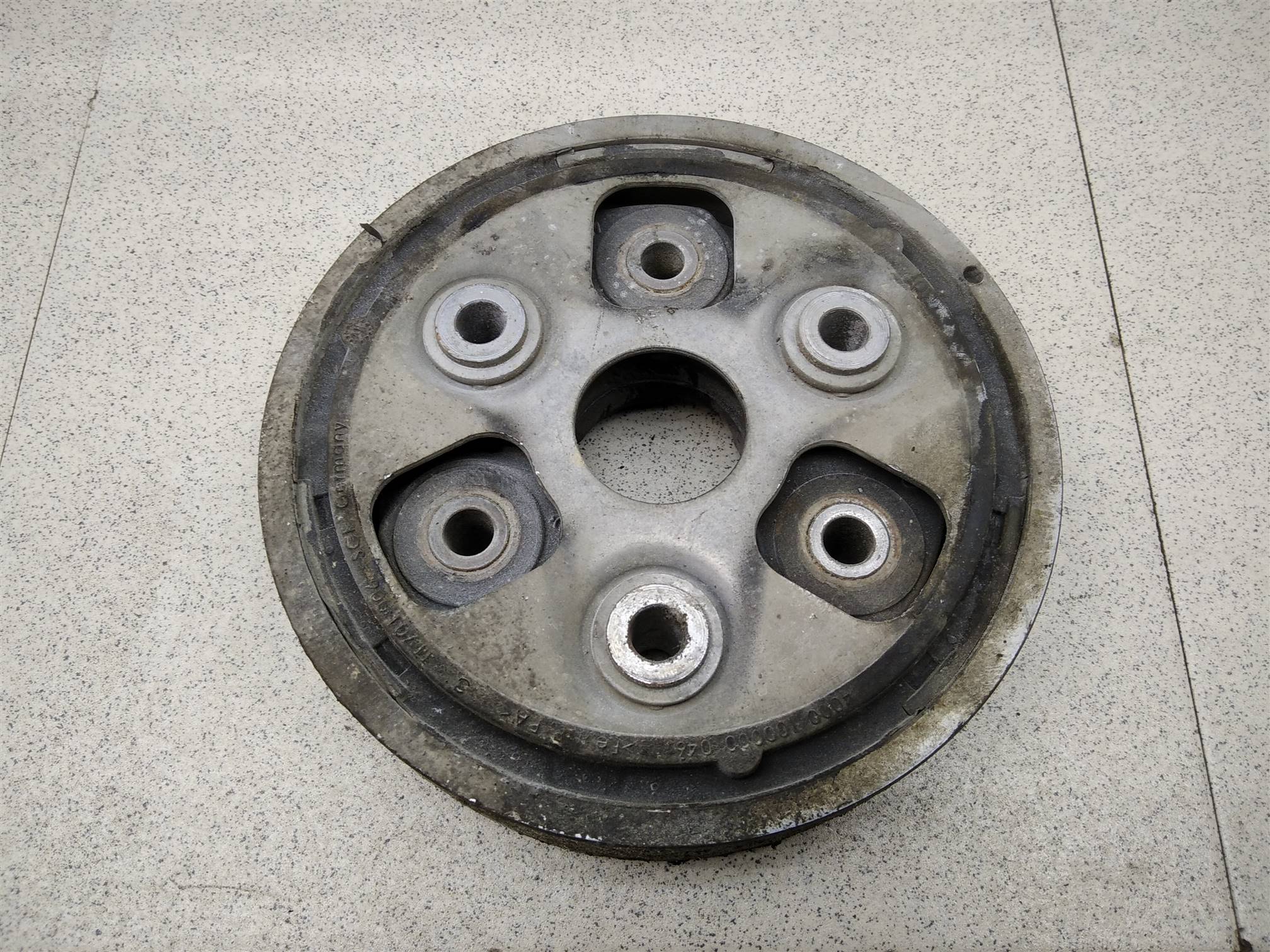 Муфта кардана тигуан. Муфта кардана тигуан. Муфта карданного вала тигуан. Пыльник шруса карданного вала vw tiguan 2011. 1k0521307a.