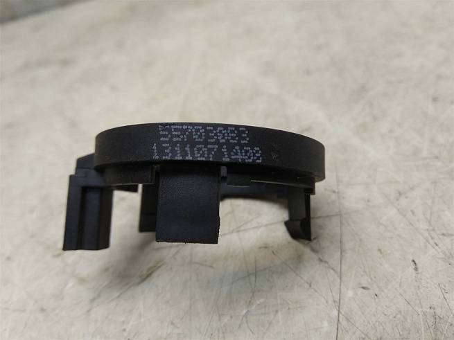 55703083