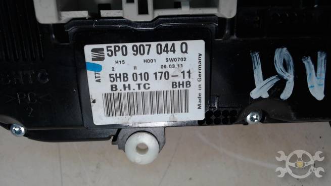  5P0907044QAT7