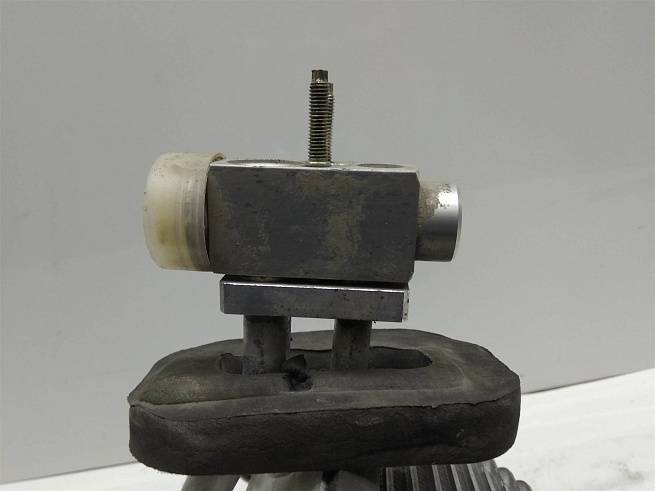  L8106300