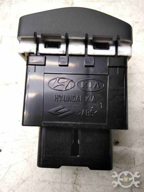  933704L000