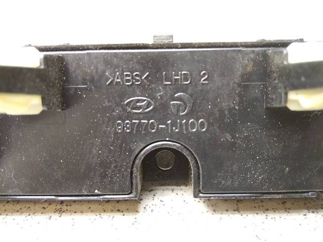  937701J100