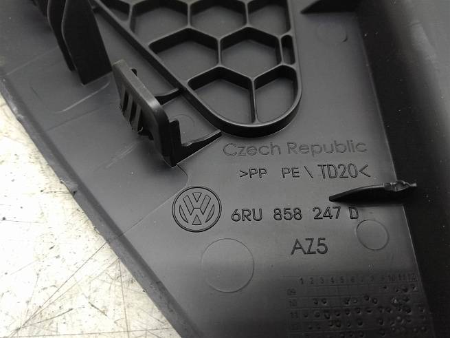  6RU858247D