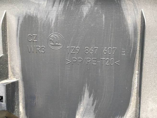  1Z9867607B