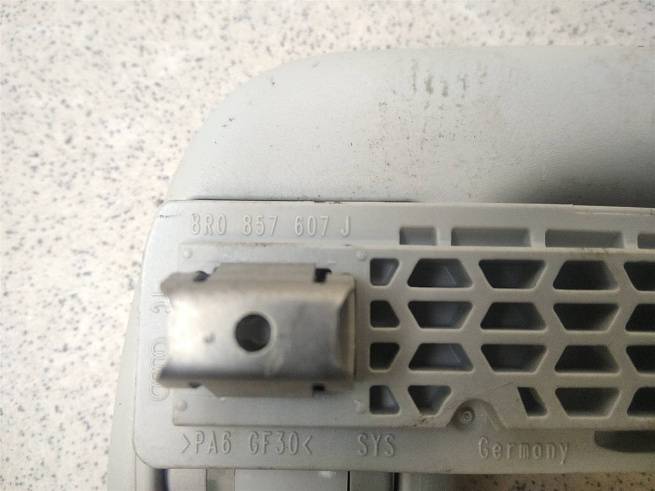  8R0857607J