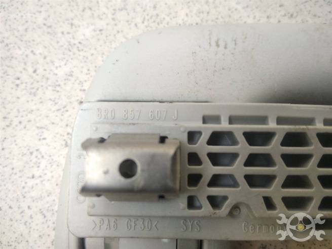  8R0857607J