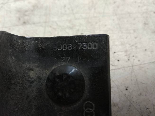  8U0827300