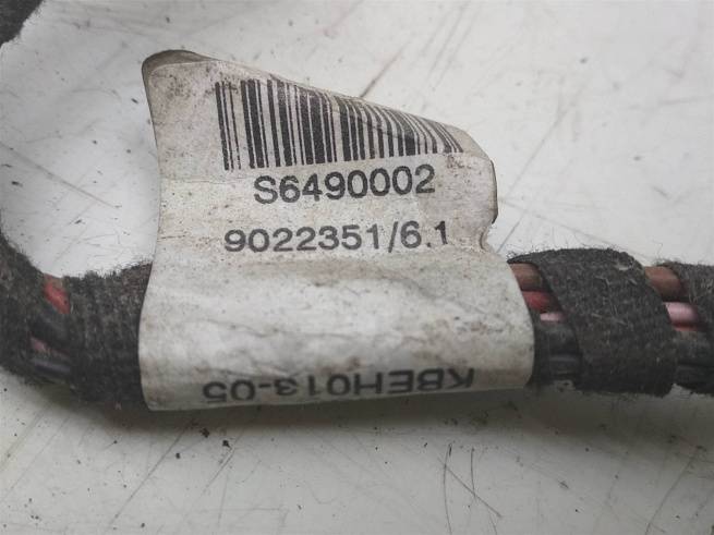  S6490002