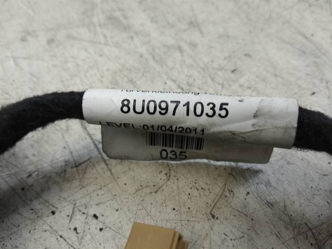  8U0971029F
